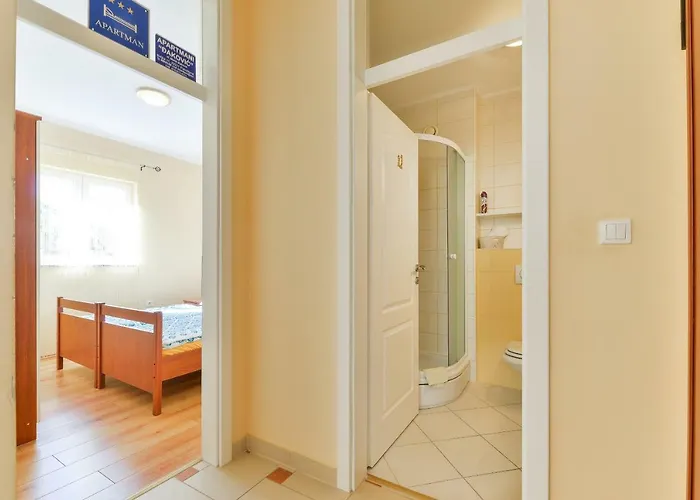 Apartment Dakovic Pakoštane