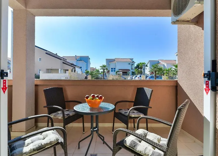 Dakovic Пакоштане